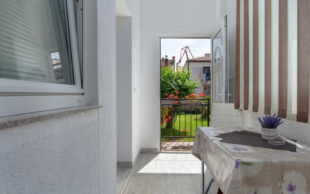 Top Central Apartments Pula Exterior foto